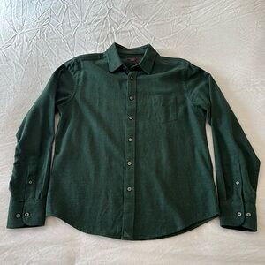 UNTUCKit medium slim button down cotton green